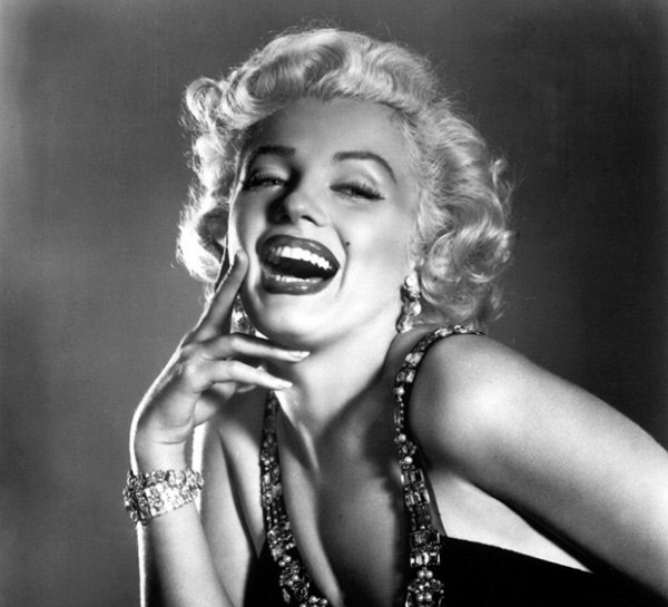 Түүхэн дэх хамгийн алдартай хэмээн онцолсон цуутай “Биеэ үнэлэлт”-үүд